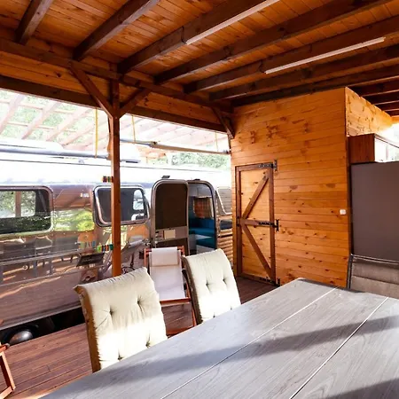 Campsite Luxury Vintage Airstream Rv/caravan Retro Charm Meets Comfort Kiten (Burgas)