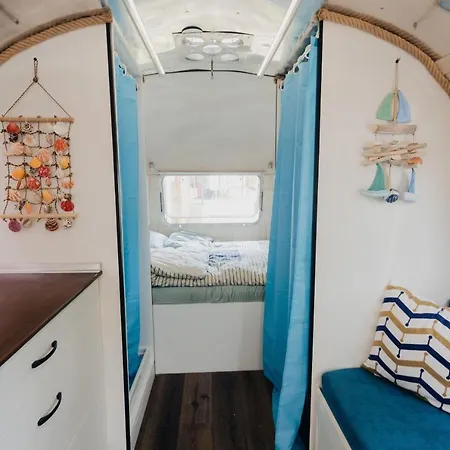 Campsite Luxury Vintage Airstream Rv/caravan Retro Charm Meets Comfort Kiten (Burgas)