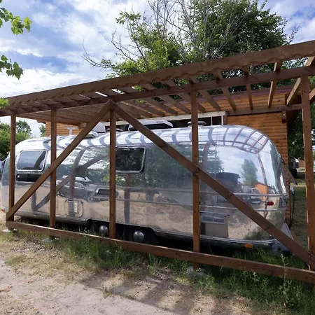 Luxury Vintage Airstream Rv/caravan Retro Charm Meets Comfort Campsite Kiten (Burgas)