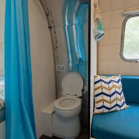 Luxury Vintage Airstream Rv/caravan Retro Charm Meets Comfort *