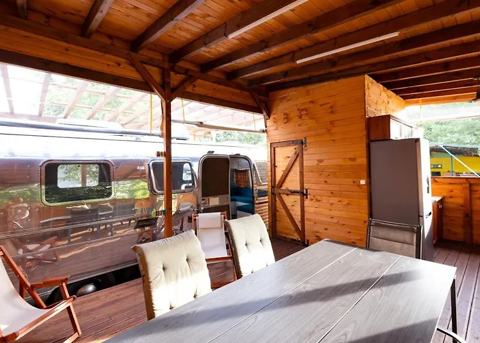 Campsite Luxury Vintage Airstream Rv/caravan Retro Charm Meets Comfort Kiten (Burgas)